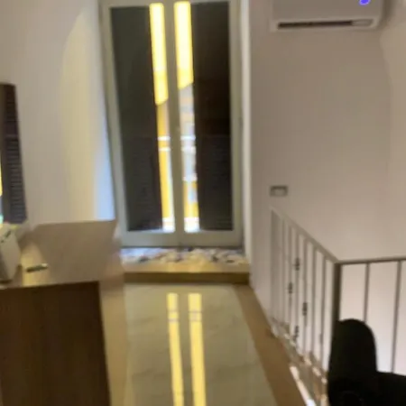 Viky House Chiaja 1 * Неаполь