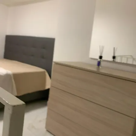 Апартаменты Viky House Chiaja 1 Неаполь