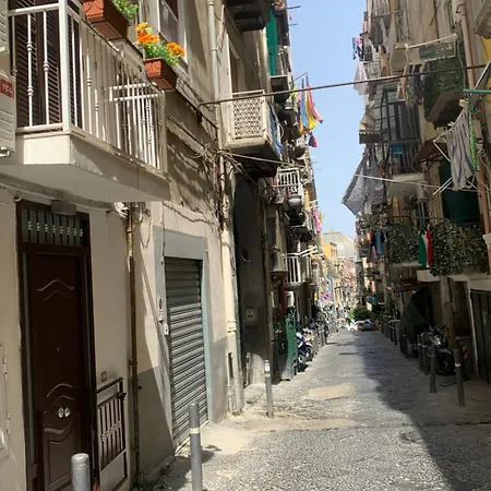 Viky House Chiaja 1 * Неаполь